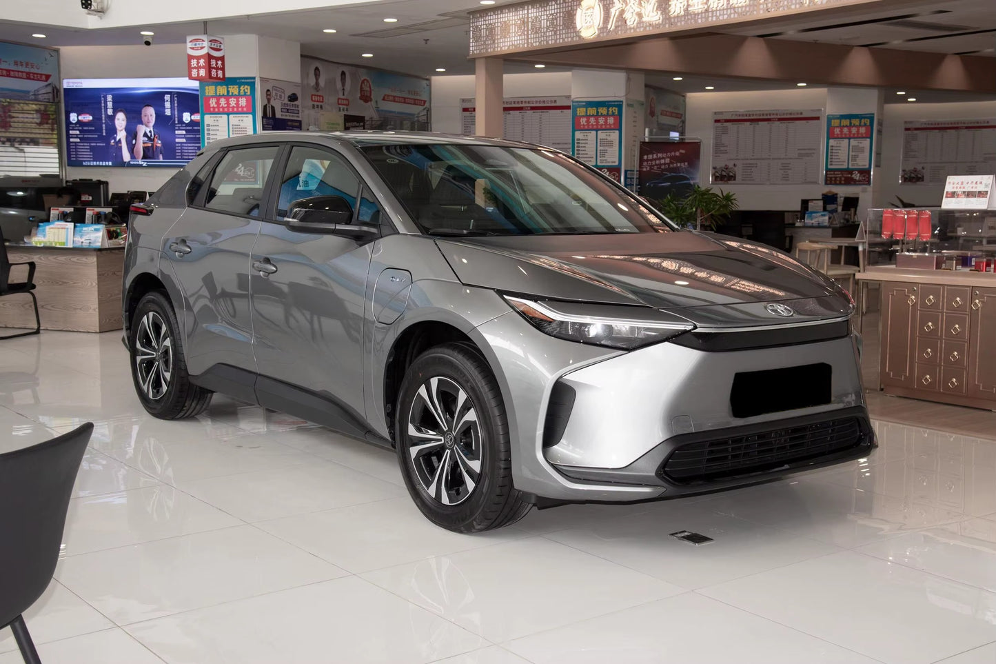 Yota 2025 204hp 160km/h 615kmCLTC Ev Suv Car Best Cheap Electric Car