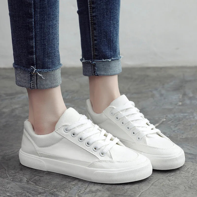 Men's Sneakers New Leather Casual Shoes Breathable Canvas ShoesClassic Small White Shoes for Men Lace Up Vulcanized Shoes