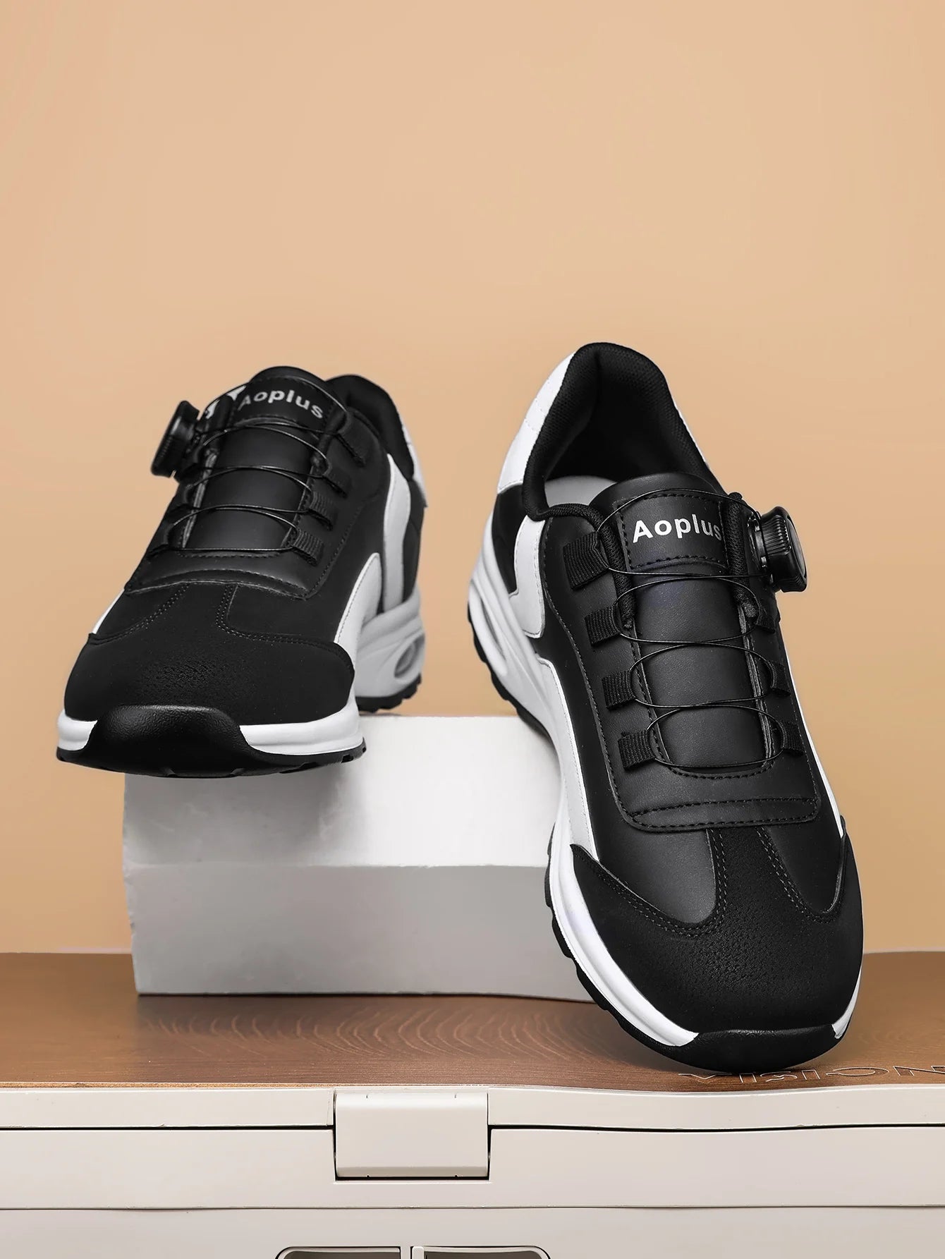 Fashionable Men's sport Casual shoes, lightweight Cycling shoes, Outdoor Walking shoes, Golf shoes, black and White Large size