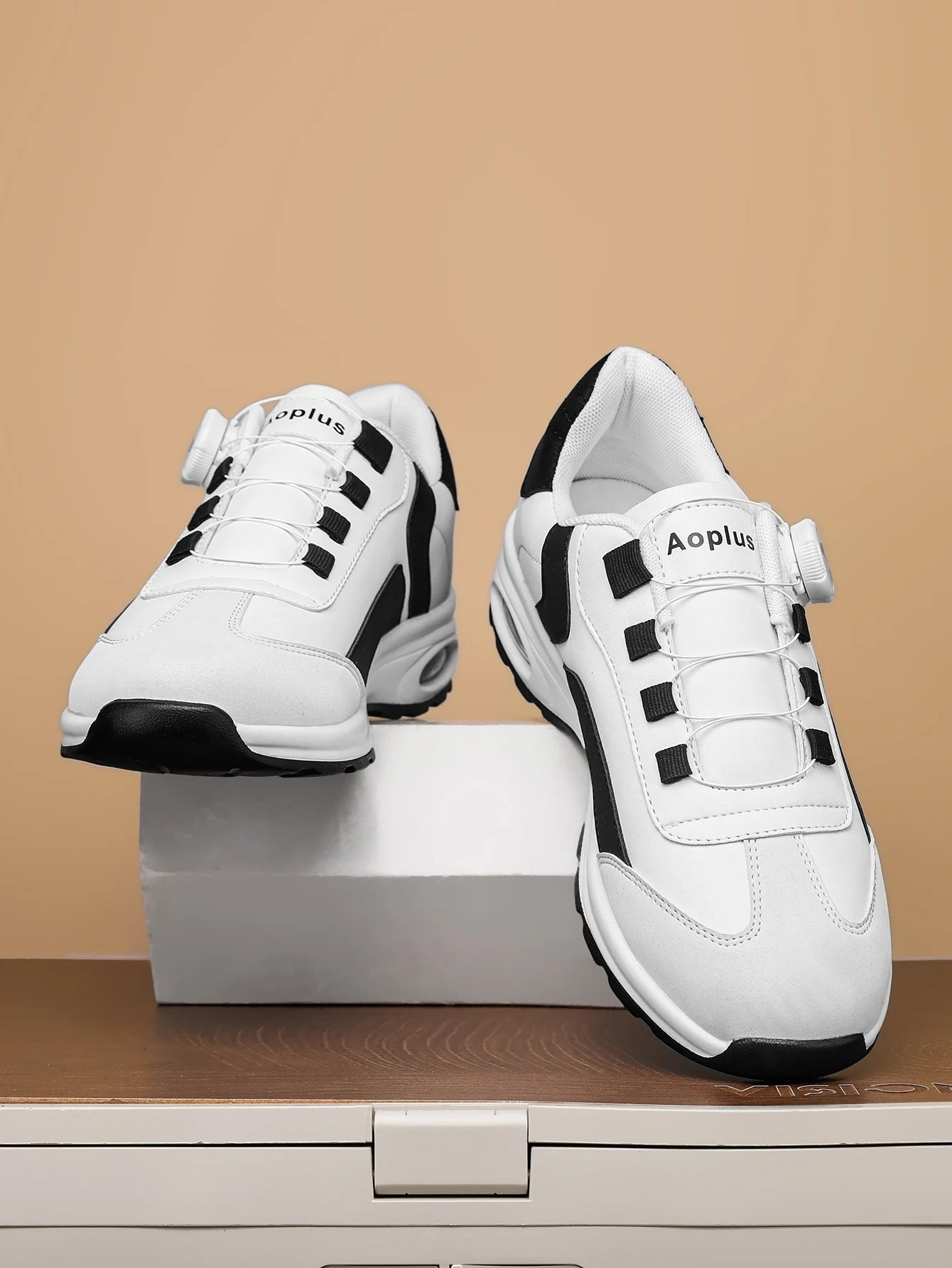 Fashionable Men's sport Casual shoes, lightweight Cycling shoes, Outdoor Walking shoes, Golf shoes, black and White Large size