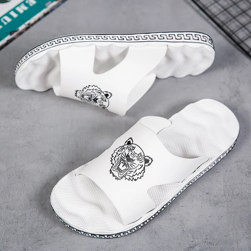 Summer Fashion EVA Men's Slippers Outdoor Lightweight Man Beach Shoes Soft Bottom Indoor Home Slippers Non-Slip Bathroom Slides