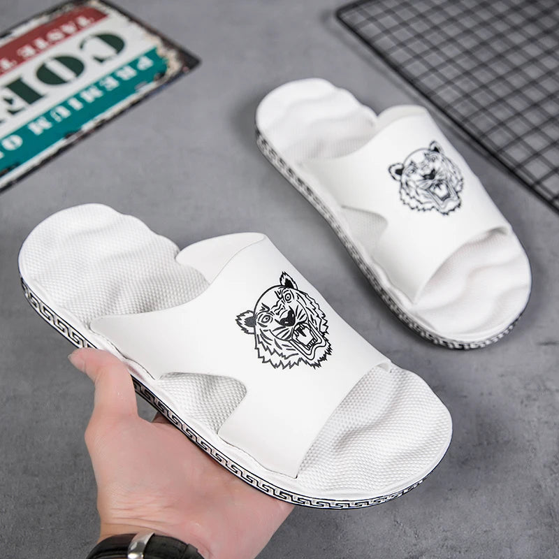 Summer Fashion EVA Men's Slippers Outdoor Lightweight Man Beach Shoes Soft Bottom Indoor Home Slippers Non-Slip Bathroom Slides