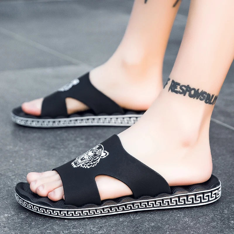 Summer Fashion EVA Men's Slippers Outdoor Lightweight Man Beach Shoes Soft Bottom Indoor Home Slippers Non-Slip Bathroom Slides