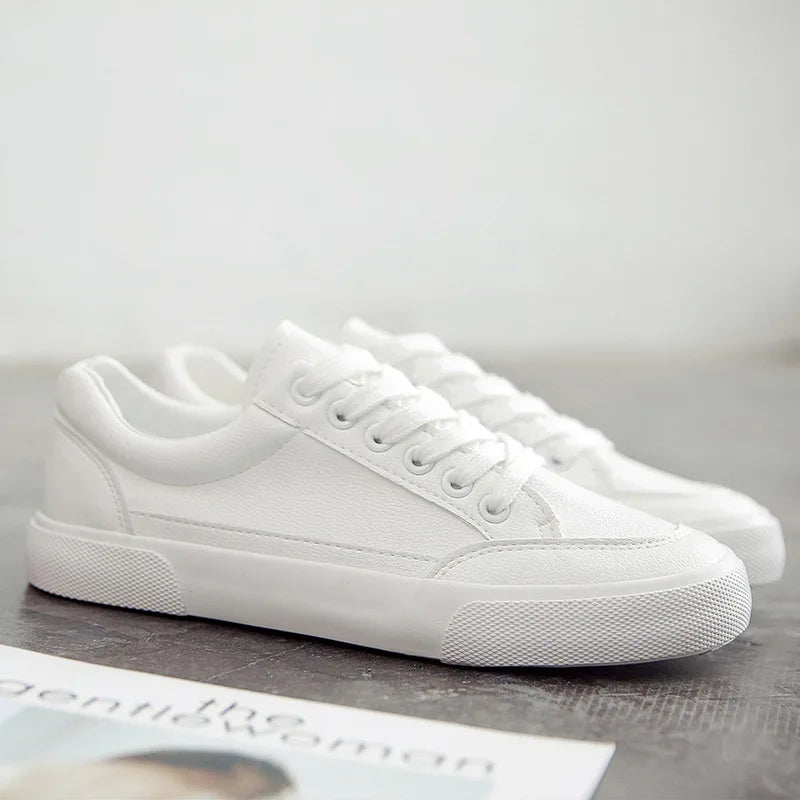Men's Sneakers New Leather Casual Shoes Breathable Canvas ShoesClassic Small White Shoes for Men Lace Up Vulcanized Shoes