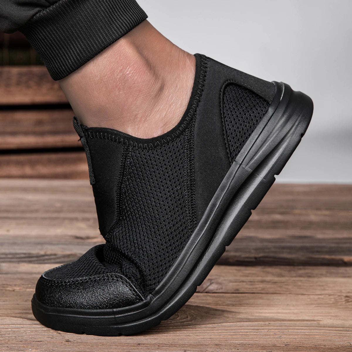 Summer Men's Shoes Mesh Sneakers Fashion Flying Woven Running Shoes Trendy Casual Ultra-Soft Ultra-Light Mesh Shoes