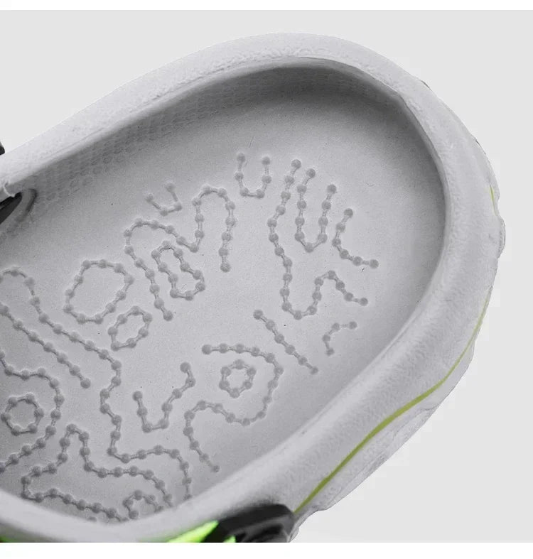Big Size 47 Summer Men Slippers Fashion Outdoor Garden Clogs Men Hole Shoes Casual Shoes Water Shoes Comfort Home Soft Slippers