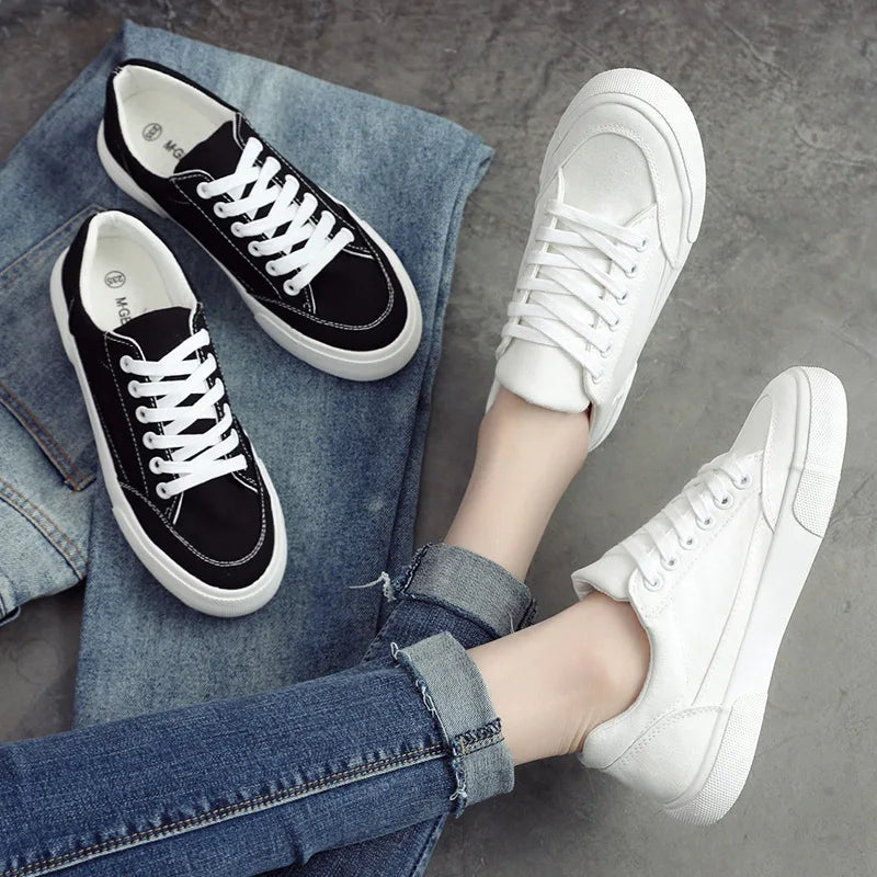 Men's Sneakers New Leather Casual Shoes Breathable Canvas ShoesClassic Small White Shoes for Men Lace Up Vulcanized Shoes