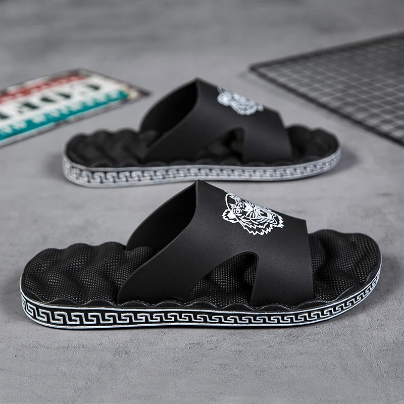 Summer Fashion EVA Men's Slippers Outdoor Lightweight Man Beach Shoes Soft Bottom Indoor Home Slippers Non-Slip Bathroom Slides