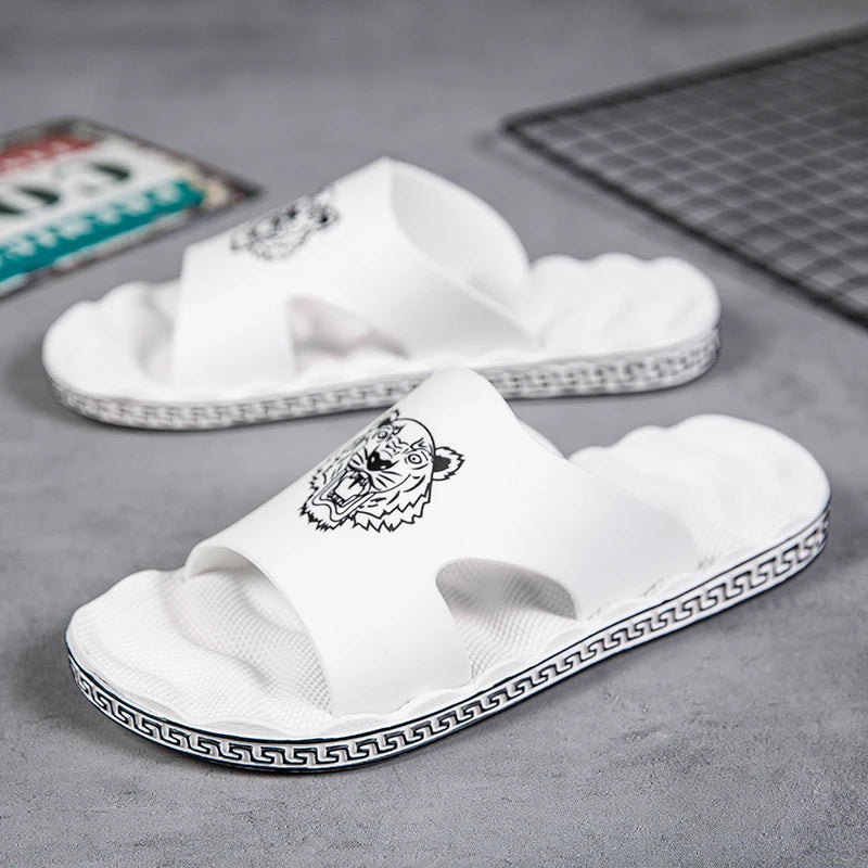 Summer Fashion EVA Men's Slippers Outdoor Lightweight Man Beach Shoes Soft Bottom Indoor Home Slippers Non-Slip Bathroom Slides