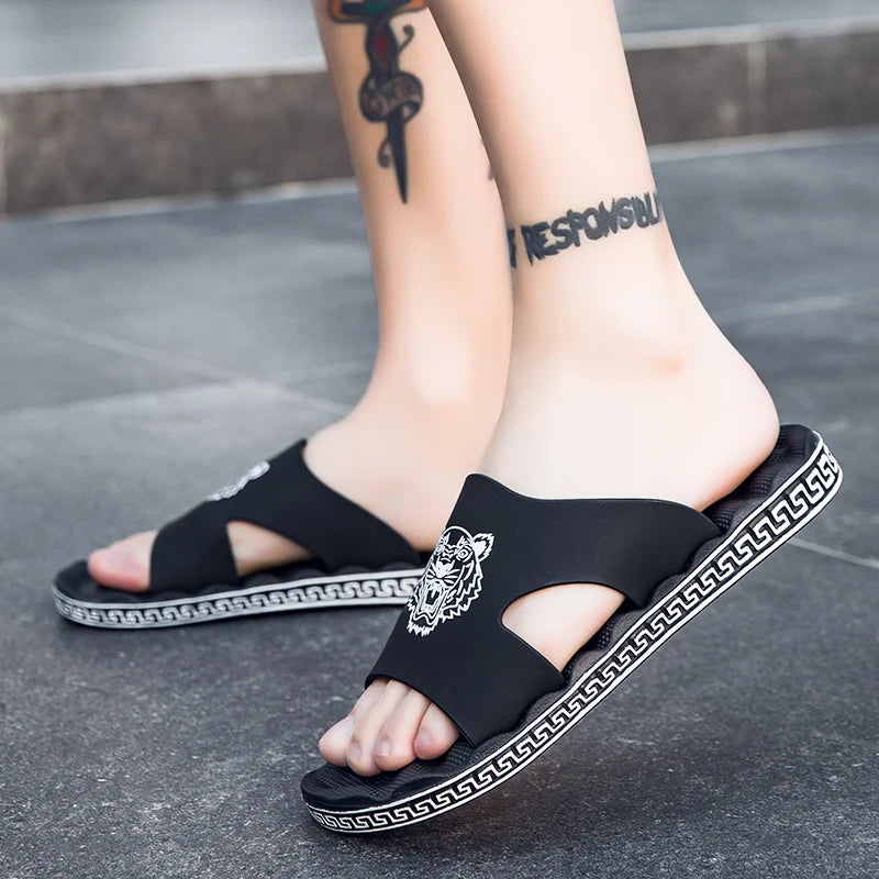 Summer Fashion EVA Men's Slippers Outdoor Lightweight Man Beach Shoes Soft Bottom Indoor Home Slippers Non-Slip Bathroom Slides