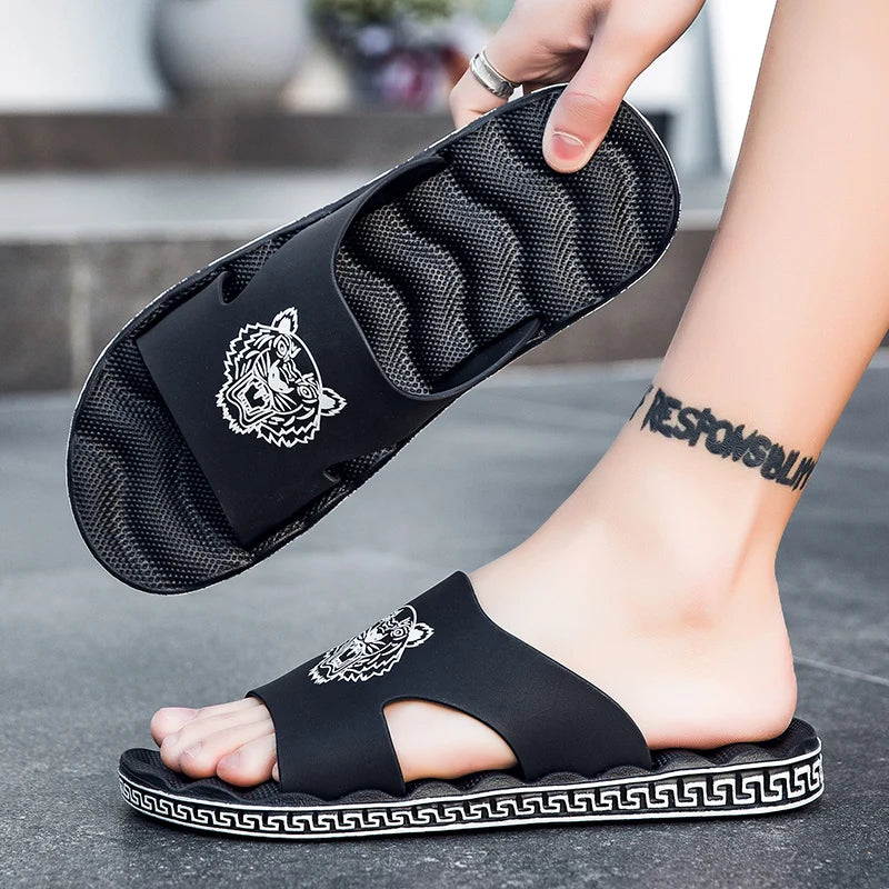 Summer Fashion EVA Men's Slippers Outdoor Lightweight Man Beach Shoes Soft Bottom Indoor Home Slippers Non-Slip Bathroom Slides