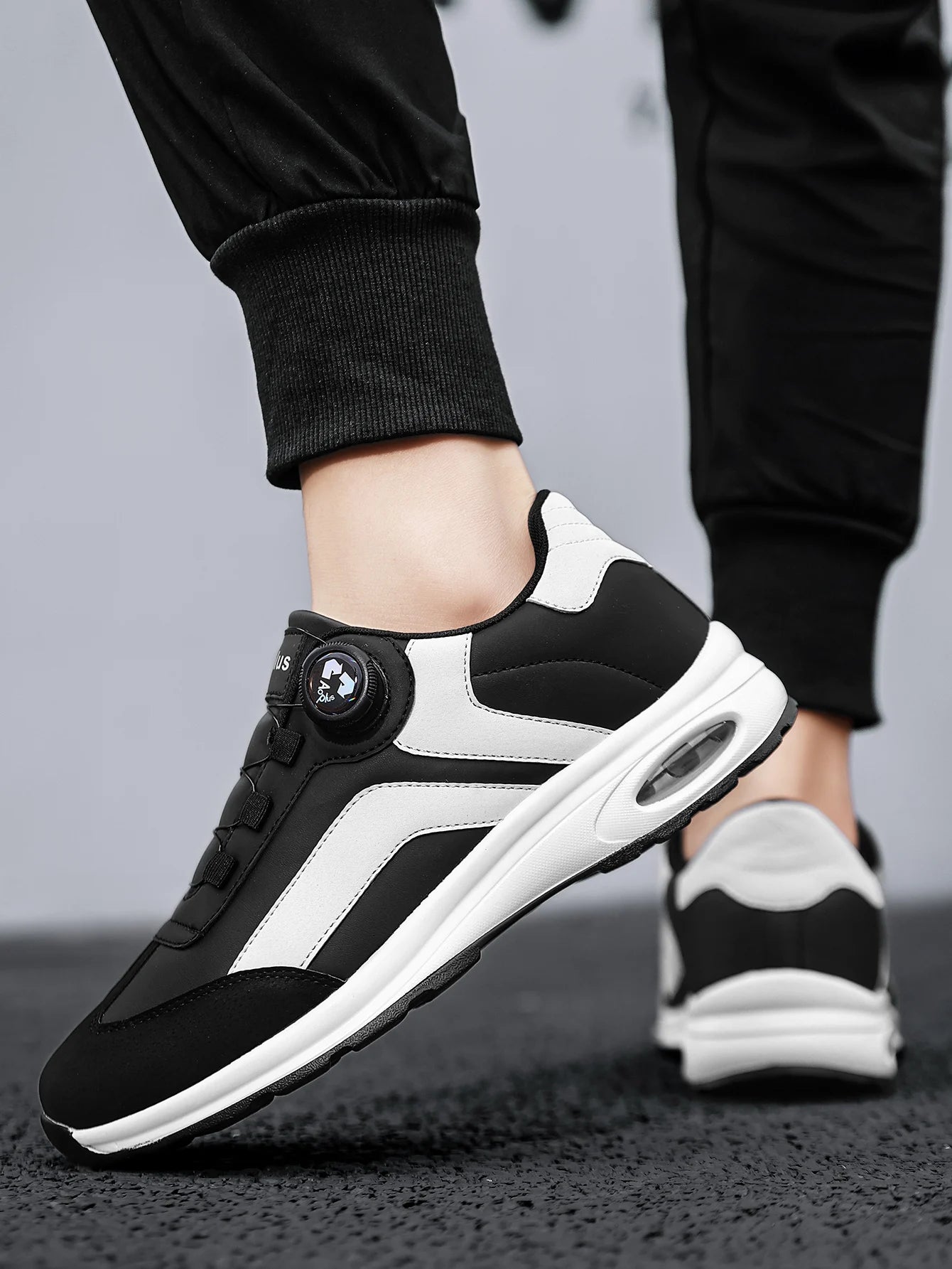 Fashionable Men's sport Casual shoes, lightweight Cycling shoes, Outdoor Walking shoes, Golf shoes, black and White Large size
