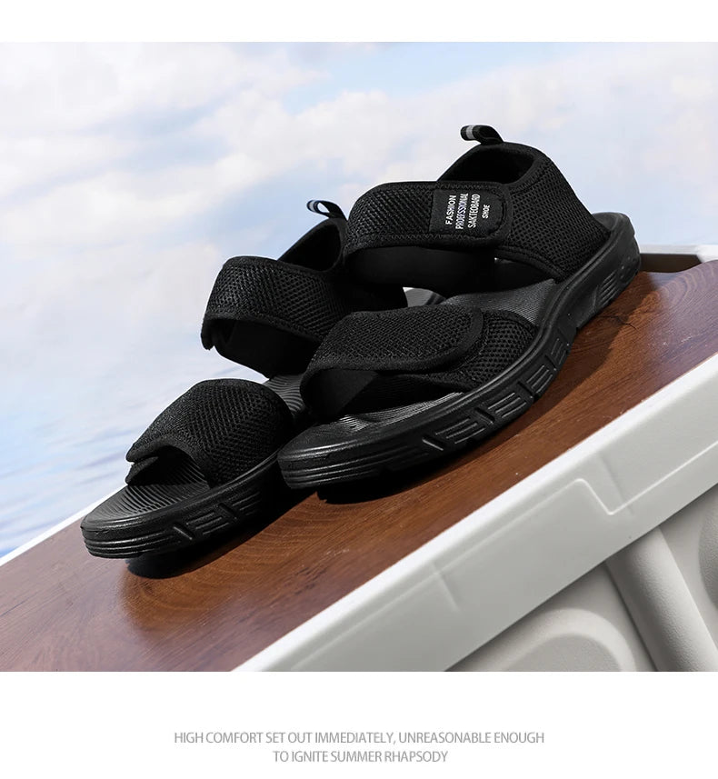 A Pair of New Summer Fashionable Wear-Resistant Casual Shoes, Wear-Resistant Sports Beach Shoes