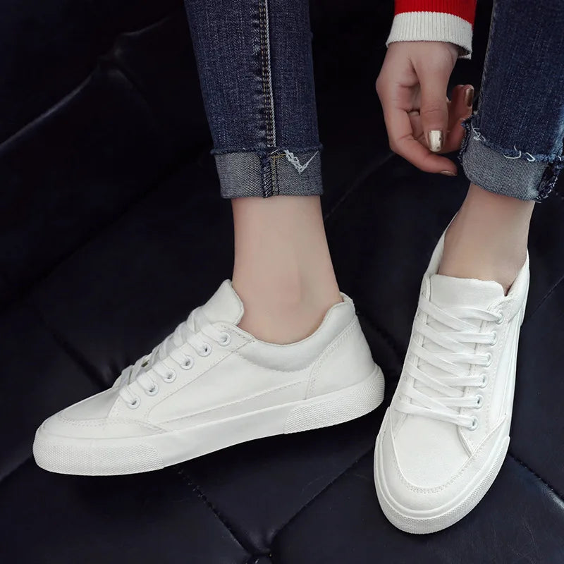 Men's Sneakers New Leather Casual Shoes Breathable Canvas ShoesClassic Small White Shoes for Men Lace Up Vulcanized Shoes