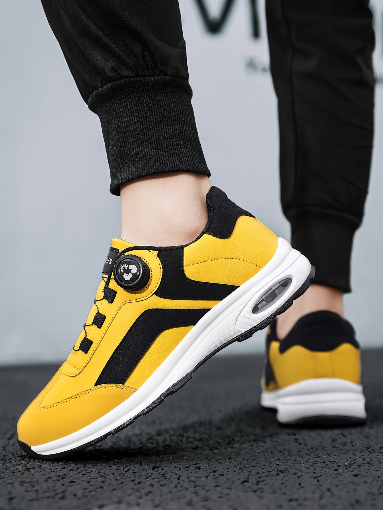 Fashionable Men's sport Casual shoes, lightweight Cycling shoes, Outdoor Walking shoes, Golf shoes, black and White Large size