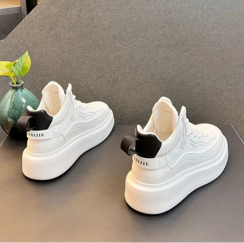 2025 Spring New Men Breathable White Soft Leather Shoes Korean Edition Campus Bread Shoes Fashion Casual Sports Running Sneakers