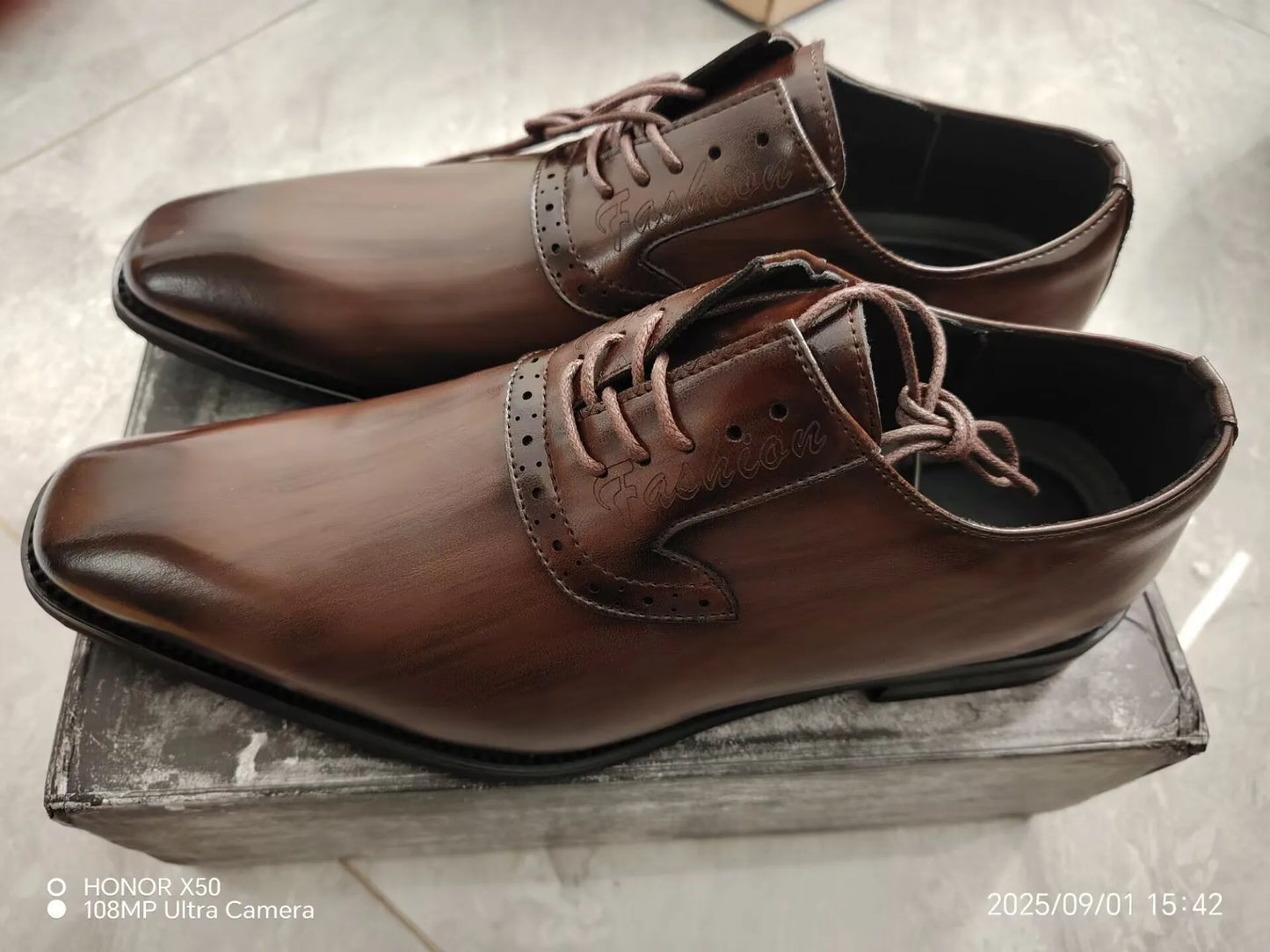 2025 New British Wedding Groom Men's Brock Business Pointed Leather  Formal Oxford Dress Shoes