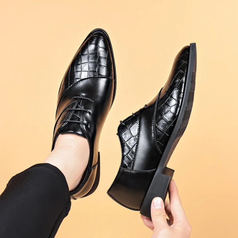 Designer Men's Dress Shoes Luxury Retro Oxford Shoes for Men Pointed Toe Lace-up Business Flats Brogue Wedding Party Shoes Male
