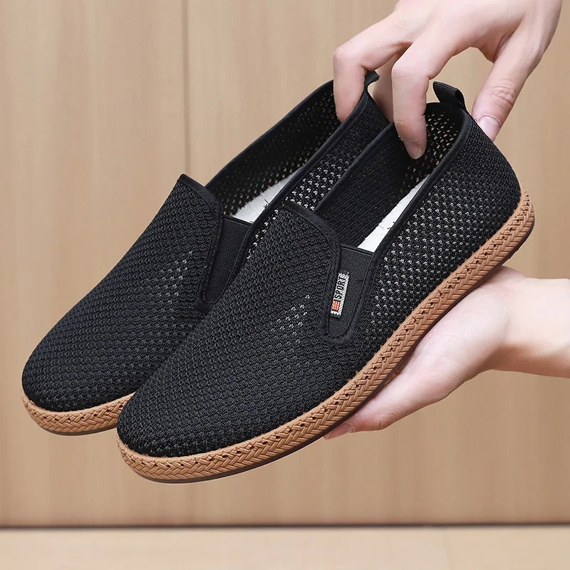 2025 Summer Men's Mesh Shoes Hollow Breathable Lightweight Men's Cloth Shoes Soft soled Anti slip Men's Shoes