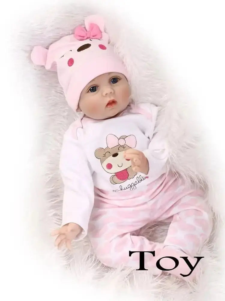 A 55cm-long fully enamel doll that can be washed and reused, perfect for soothing and entertaining babies. It's a realistic baby