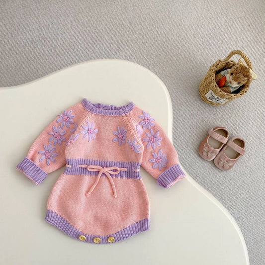 New autumn clothing for babies aged 0-2, cute baby girl handmade embroidered round neck long sleeved jumpsuit