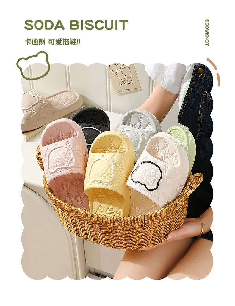 Thick Sole Summer Beach Slides Mens Bath Anti-Slip Slipper Large Size 49 Soft Sandals Fashion Women Flip-Flops Cartoon Bear Shoe