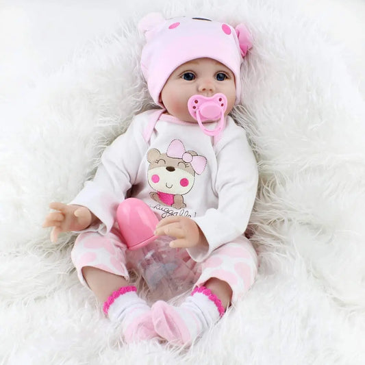 A 55cm-long fully enamel doll that can be washed and reused, perfect for soothing and entertaining babies. It's a realistic baby