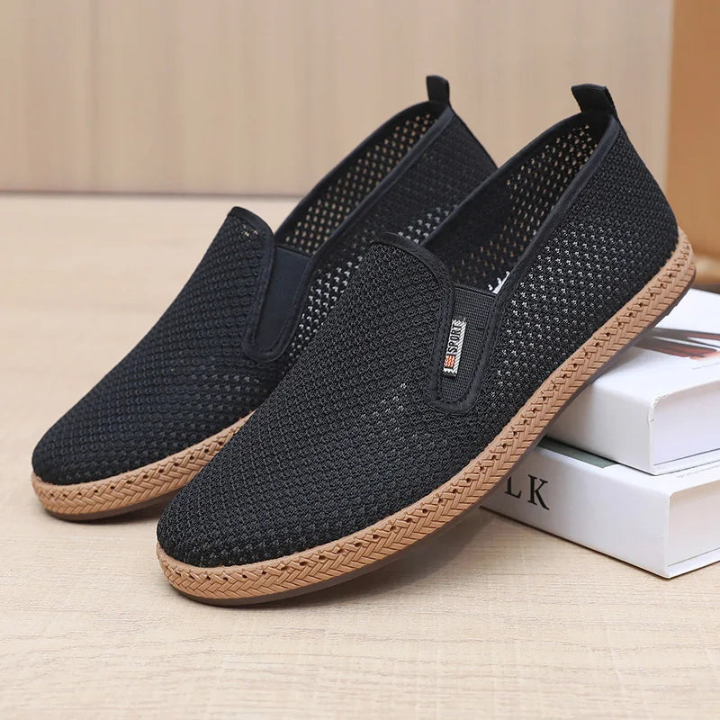 2025 Summer Men's Mesh Shoes Hollow Breathable Lightweight Men's Cloth Shoes Soft soled Anti slip Men's Shoes