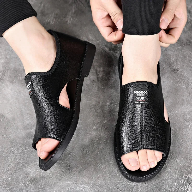 Summer Men's Breathable Slip-Ons Soft Sole Outdoor Fashionable Romans Versatile Casual Shoes Rubber Sole China Made
