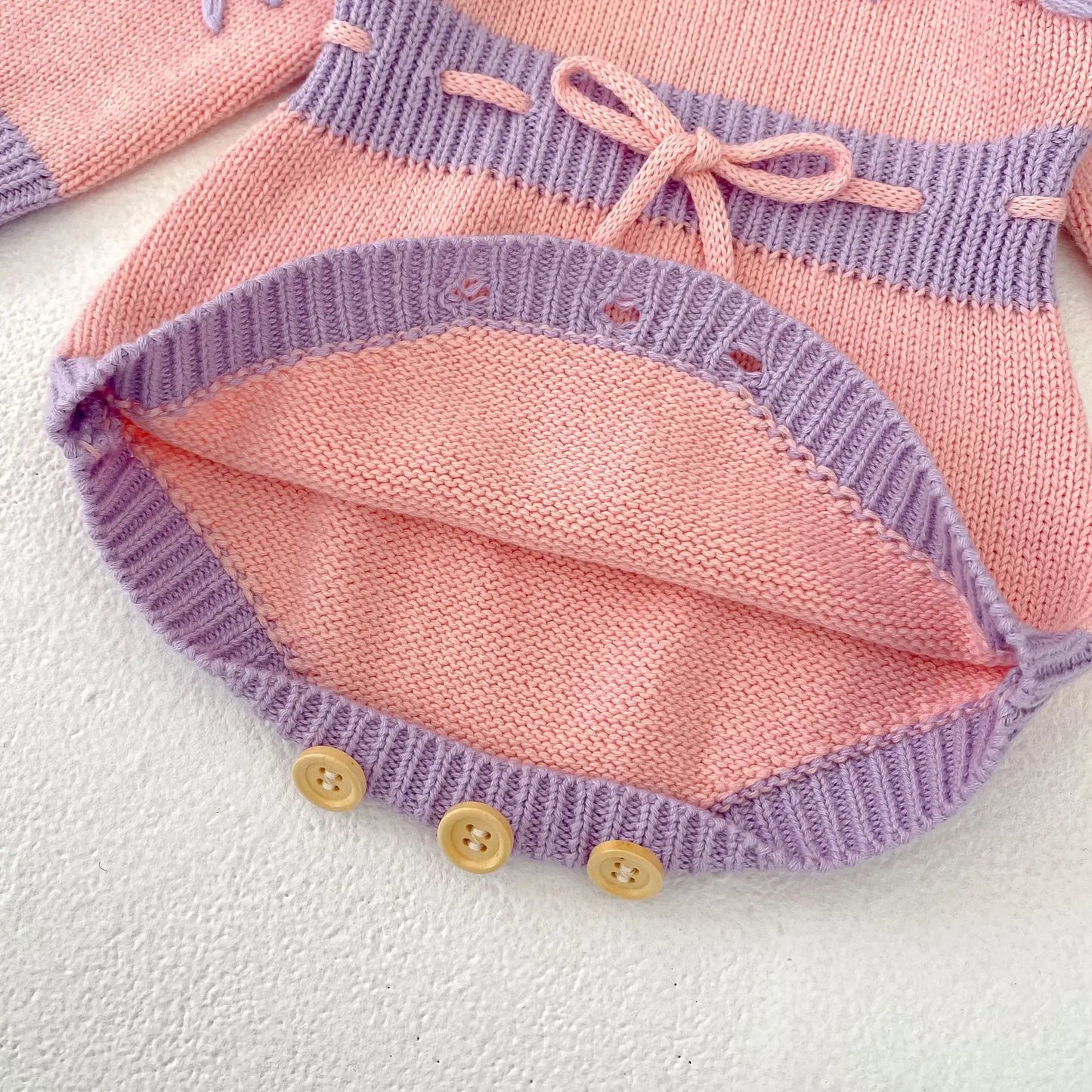 New autumn clothing for babies aged 0-2, cute baby girl handmade embroidered round neck long sleeved jumpsuit