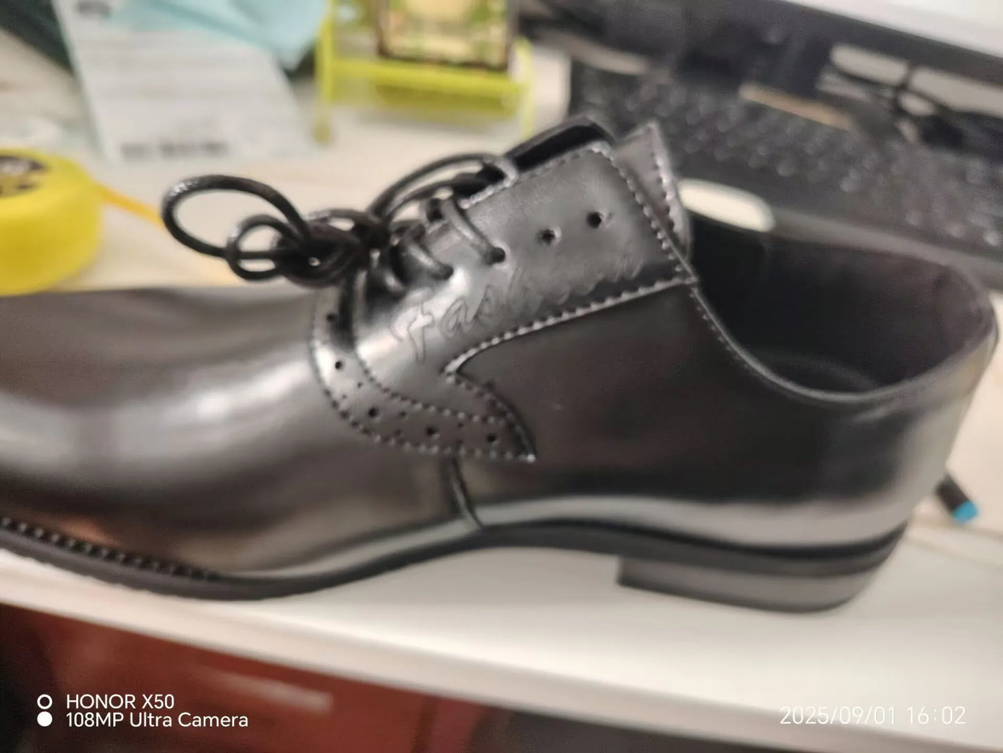 2025 New British Wedding Groom Men's Brock Business Pointed Leather  Formal Oxford Dress Shoes