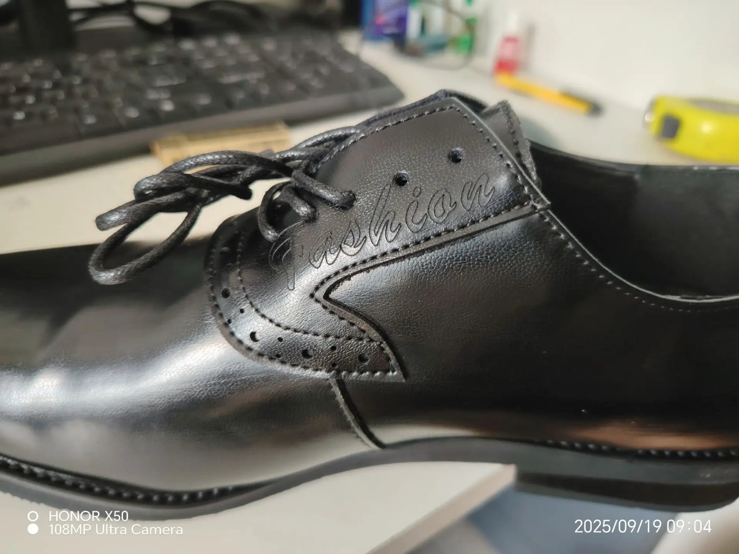 2025 New British Wedding Groom Men's Brock Business Pointed Leather  Formal Oxford Dress Shoes