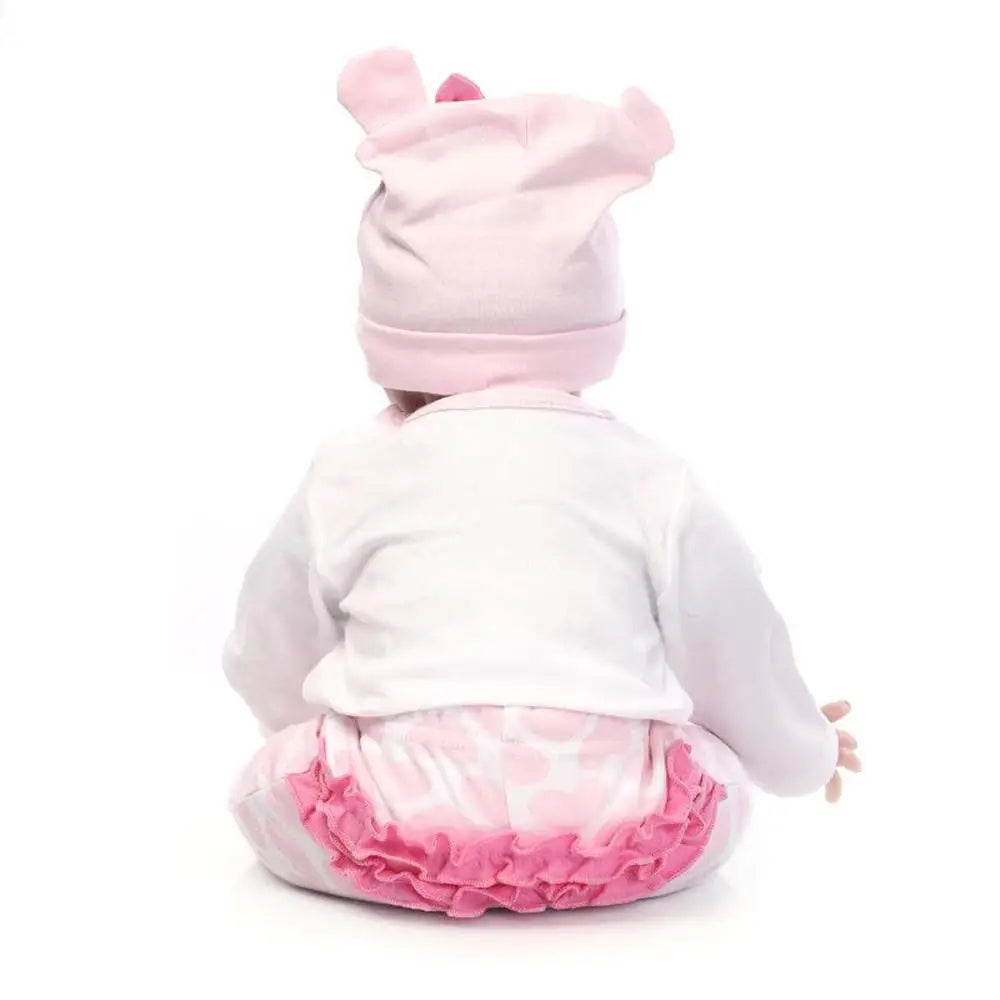 A 55cm-long fully enamel doll that can be washed and reused, perfect for soothing and entertaining babies. It's a realistic baby