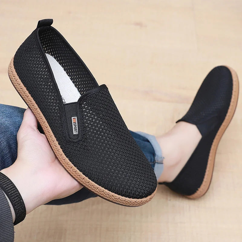 2025 Summer Men's Mesh Shoes Hollow Breathable Lightweight Men's Cloth Shoes Soft soled Anti slip Men's Shoes