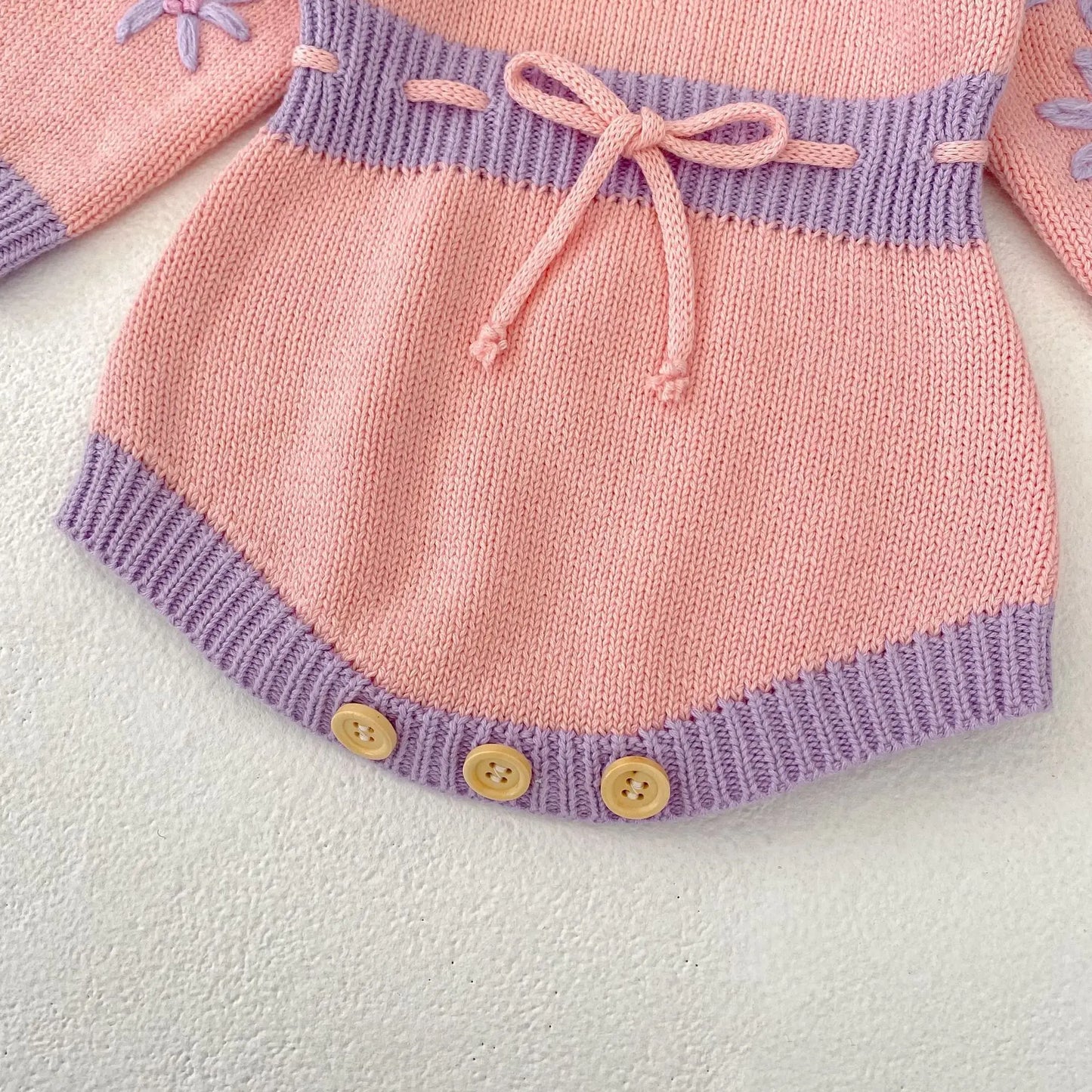 New autumn clothing for babies aged 0-2, cute baby girl handmade embroidered round neck long sleeved jumpsuit