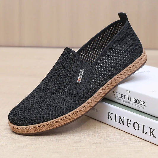 2025 Summer Men's Mesh Shoes Hollow Breathable Lightweight Men's Cloth Shoes Soft soled Anti slip Men's Shoes
