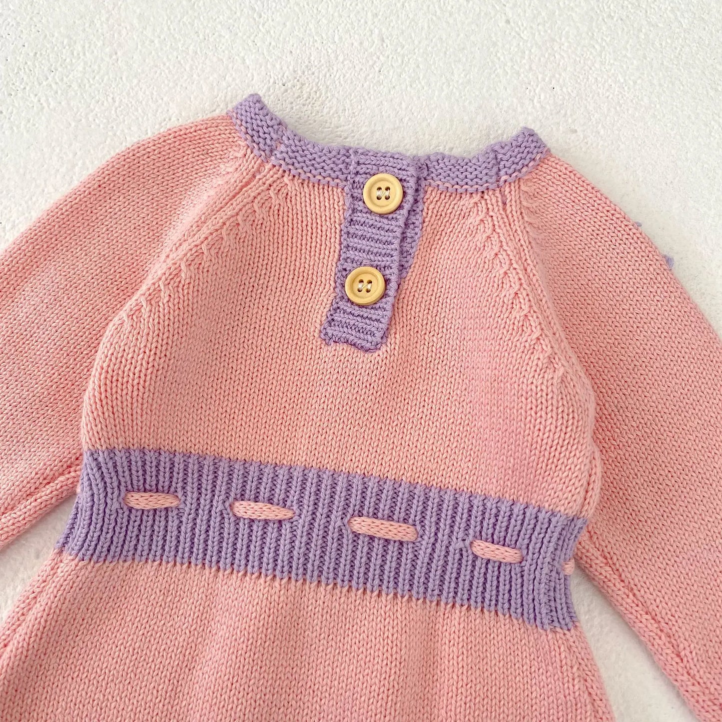 New autumn clothing for babies aged 0-2, cute baby girl handmade embroidered round neck long sleeved jumpsuit